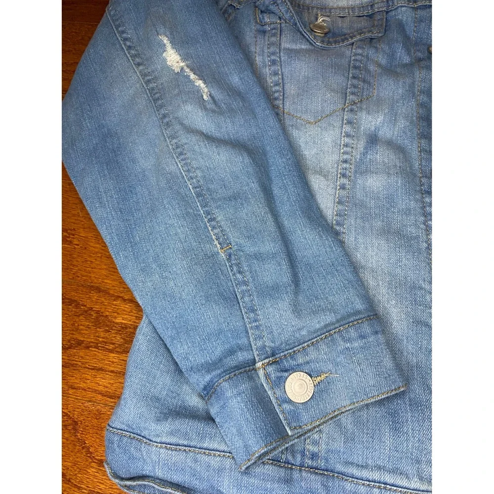 Levi's Light Wash‎ Distressed Denim Jacket Size Medium/10-12 Years
